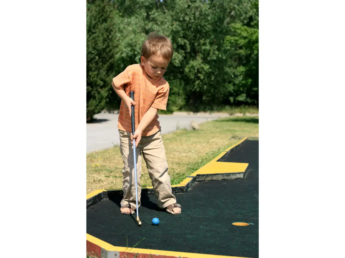 check the size of the golf club to ensure it's right for your toddlers