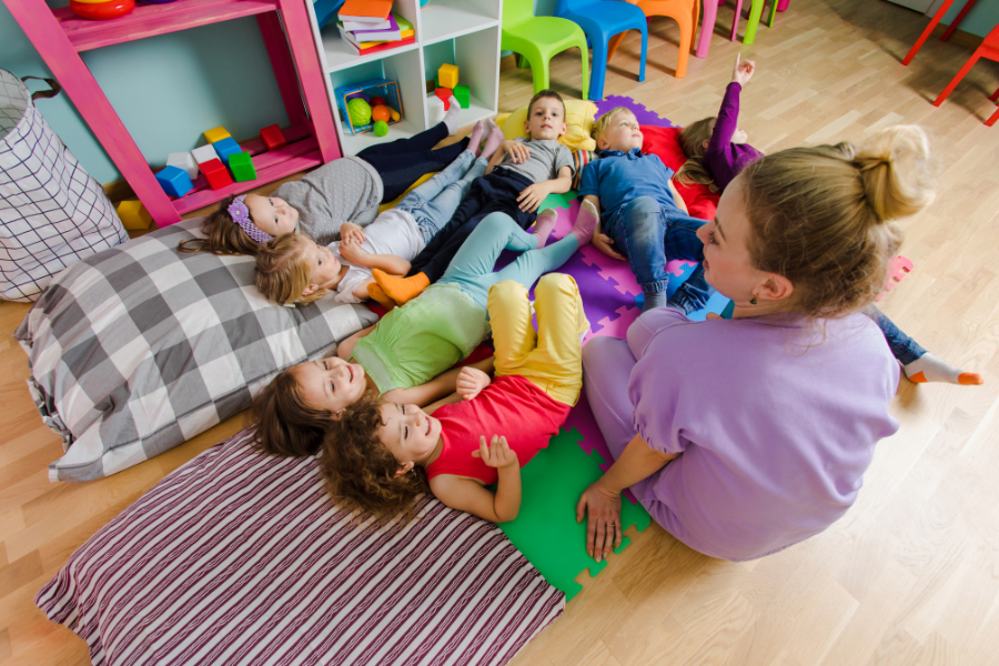 to help toddlers and preschools nap at daycare, avoid distractions and keep the area tidy