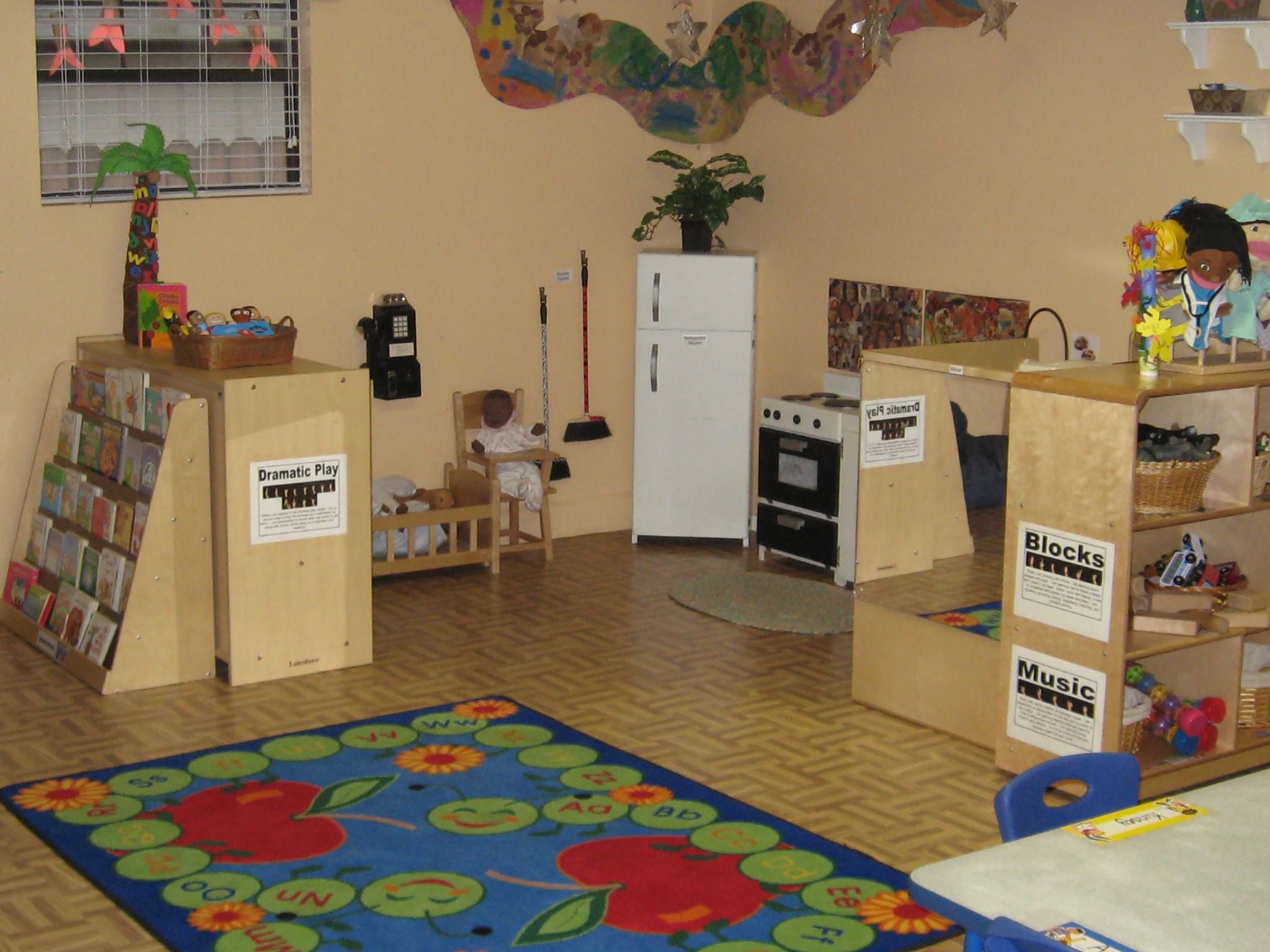 The Pintsize Playhouse Paper Pinecone