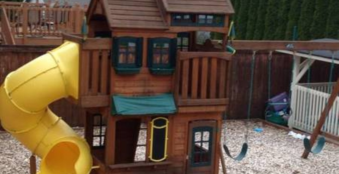 Echo Lake Daycare and Preschool Paper Pinecone