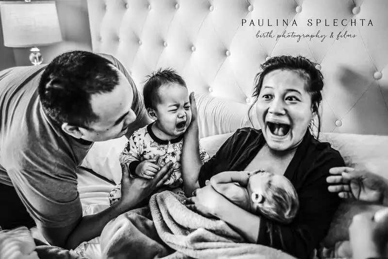 "Reactions" is by the United States' Paulina Splechta of Paulina Splechta Birth Photography and Films.